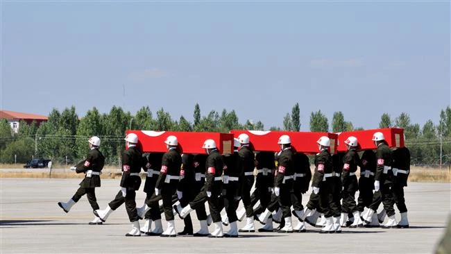 Το ένα φέρετρο διαδέχεται το άλλο – Συνεχίζεται το… θέρισμα: Δυο Τούρκοι στρατιώτες έπεσαν νεκροί στο Χακάρι